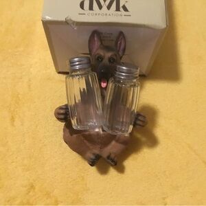DWK Salt and Pepper Shaker Holder